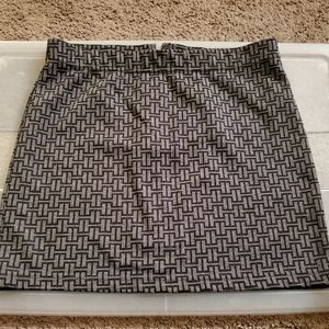 Forever 21 Gray & Black Print Mini Skirt